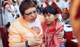 韩红娱乐圈爆料内幕,韩红曝惊人内幕，揭开明星背后的真相